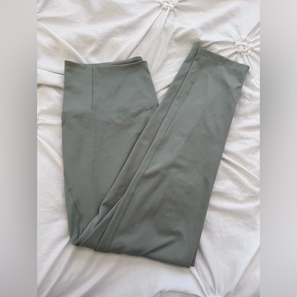 Girlfriend Collective high waist 7/8 length legging - agave sage. Size L
